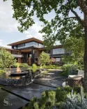 Premium landscape design of a country house with a series of fountains by Studia 54