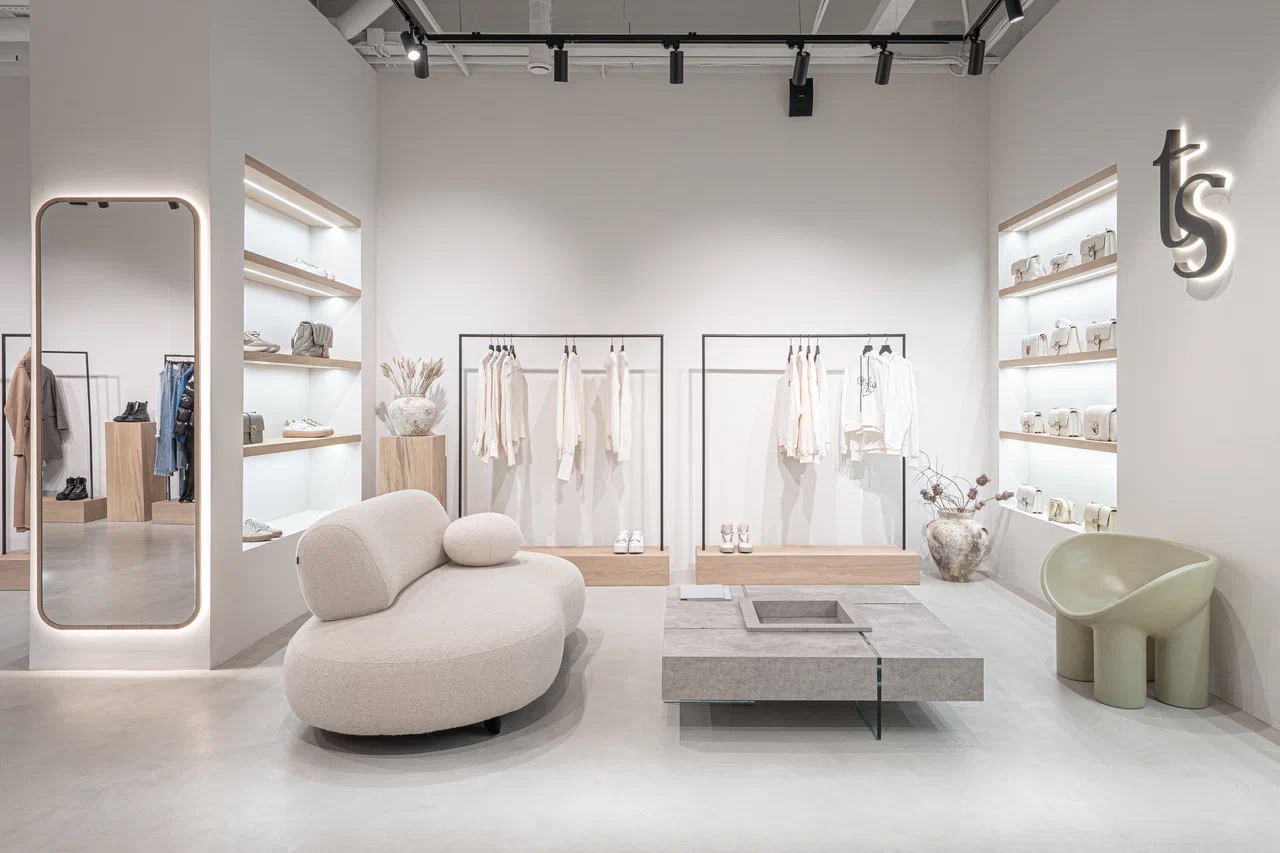 мягкая мебель и шпон для магазина одежды Trendsettica