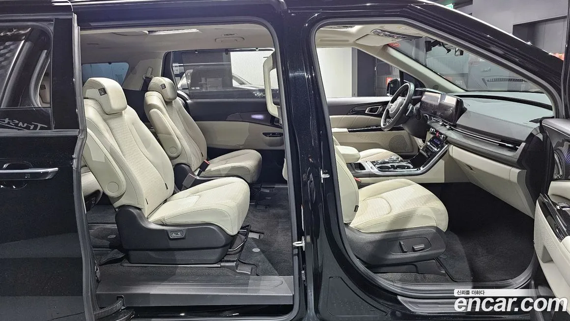 Kia Carnival — фото 10