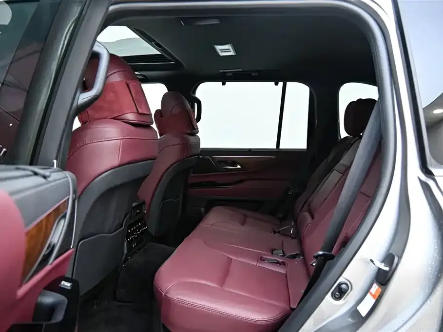 Lexus LX — фото 10