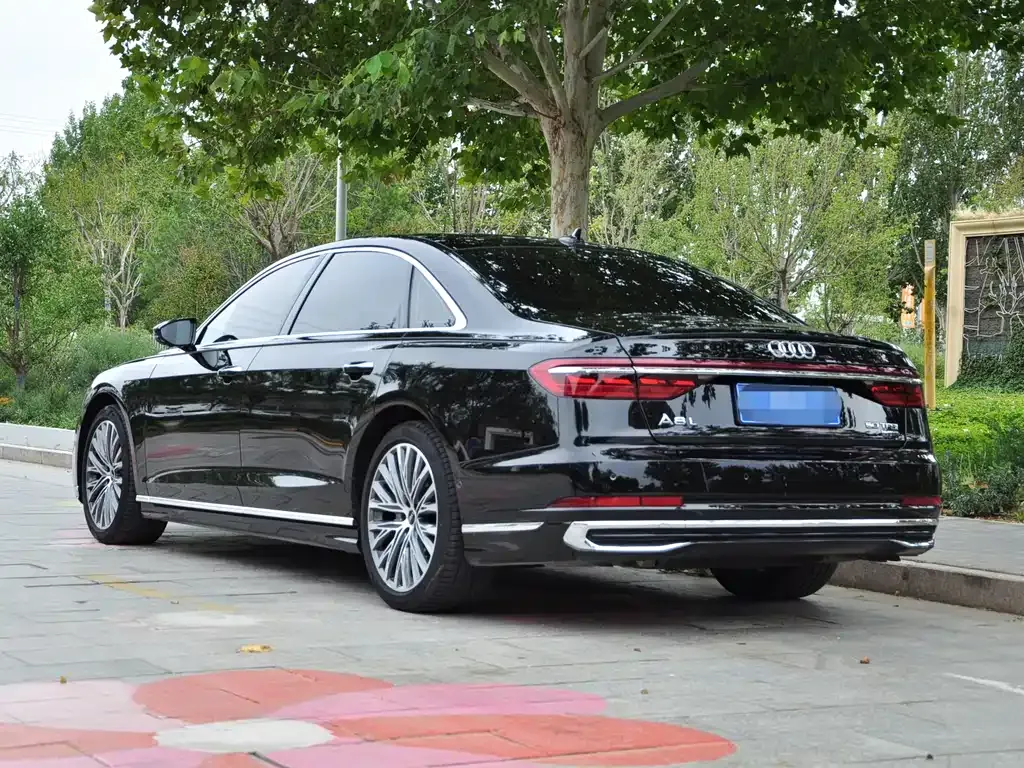Audi A8 2024 из CN, фото 3