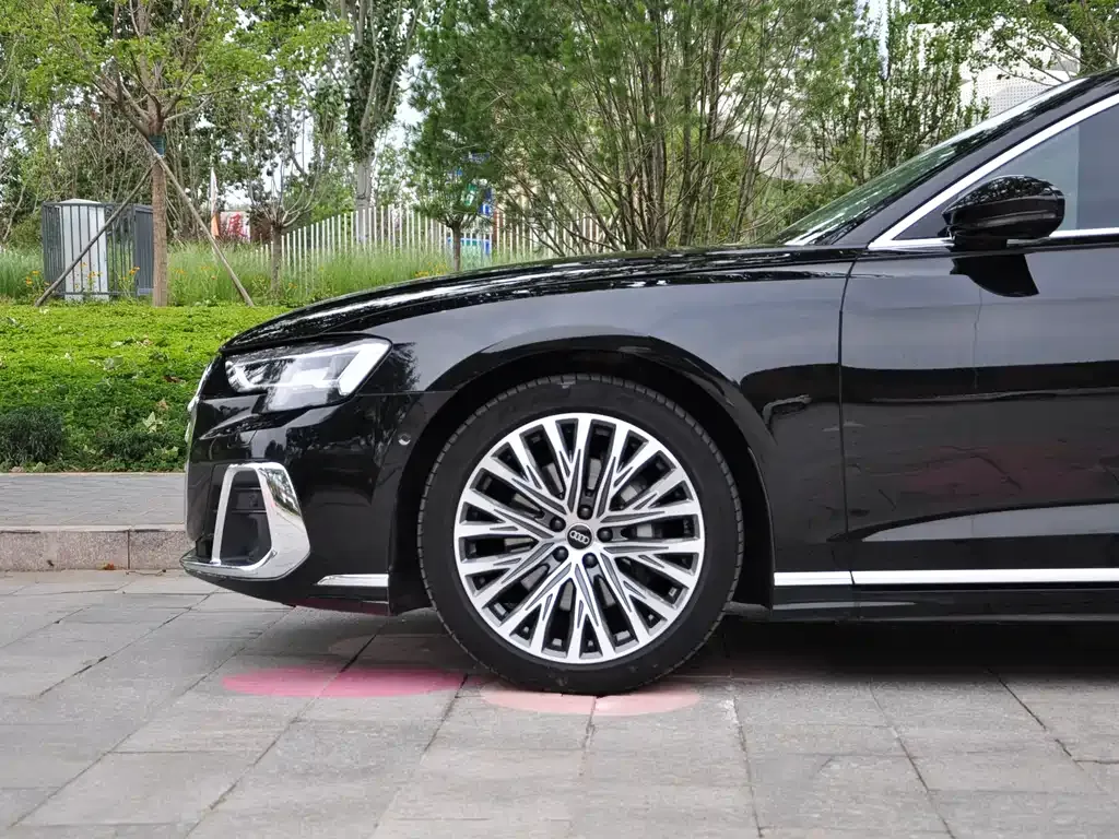 Audi A8 2024 из CN, фото 6