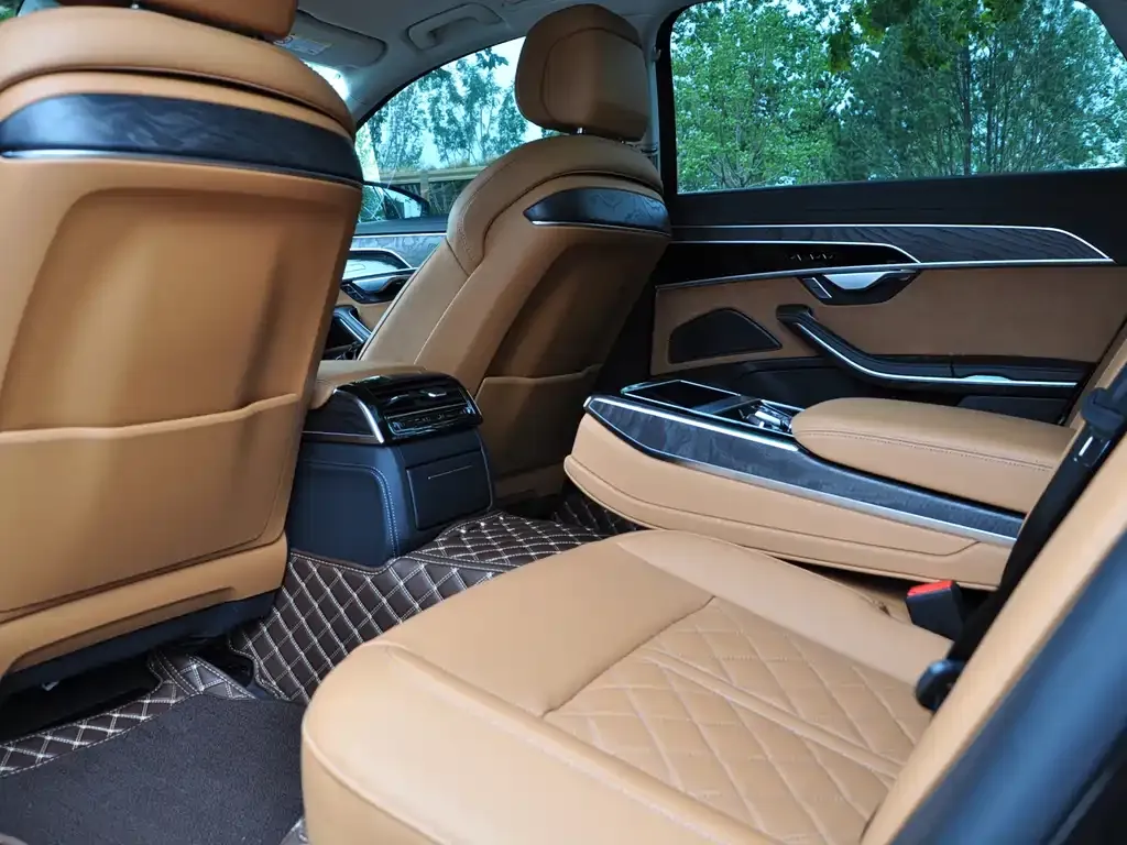 Audi A8 2024 из CN, фото 8