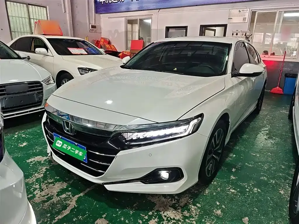 Honda Accord — фото 1