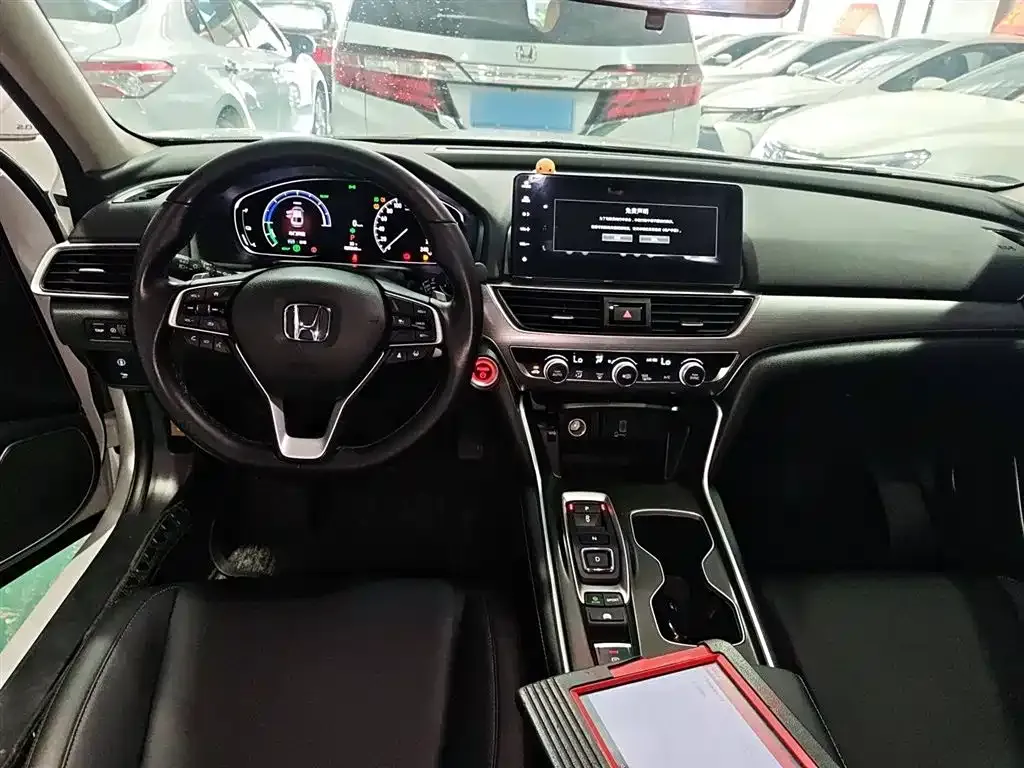 Honda Accord — фото 10