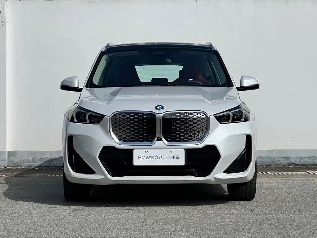 BMW iX1 2023 из CN, фото 2