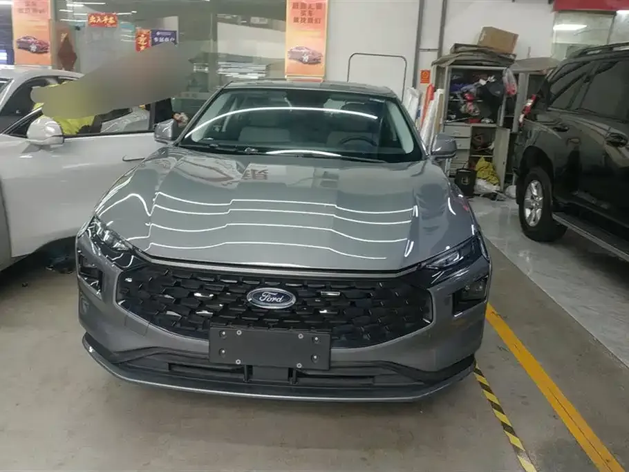 Ford Mondeo 2023 из CN, фото 2