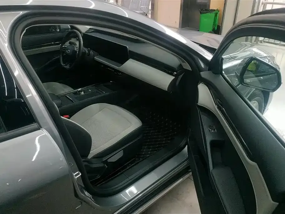 Ford Mondeo 2023 из CN, фото 8