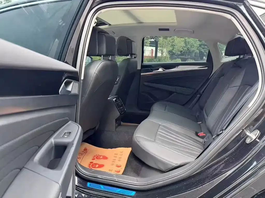 Volkswagen Passat 2025 из CN, фото 6
