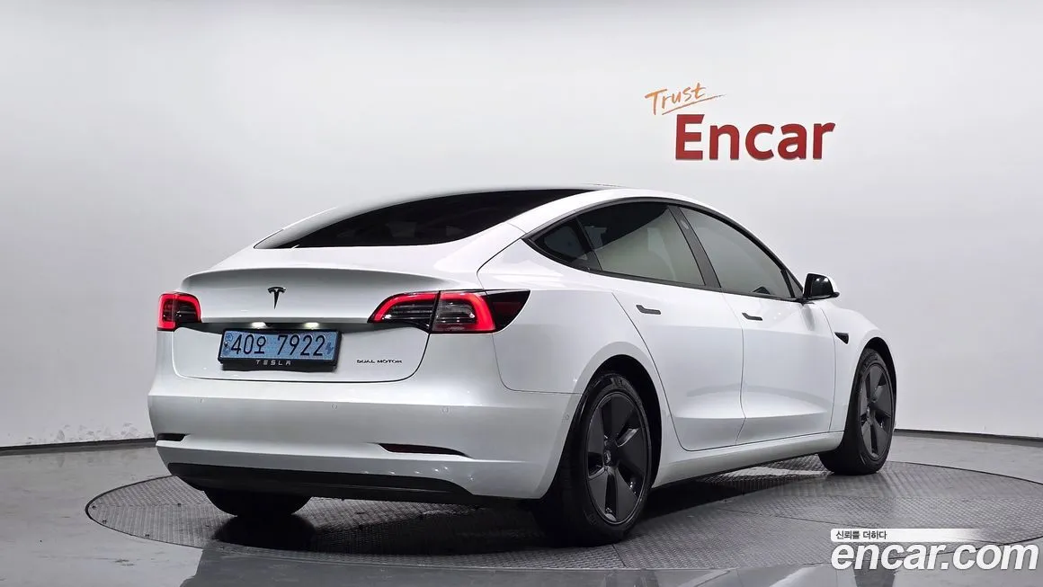 Tesla Model 3 — фото 2