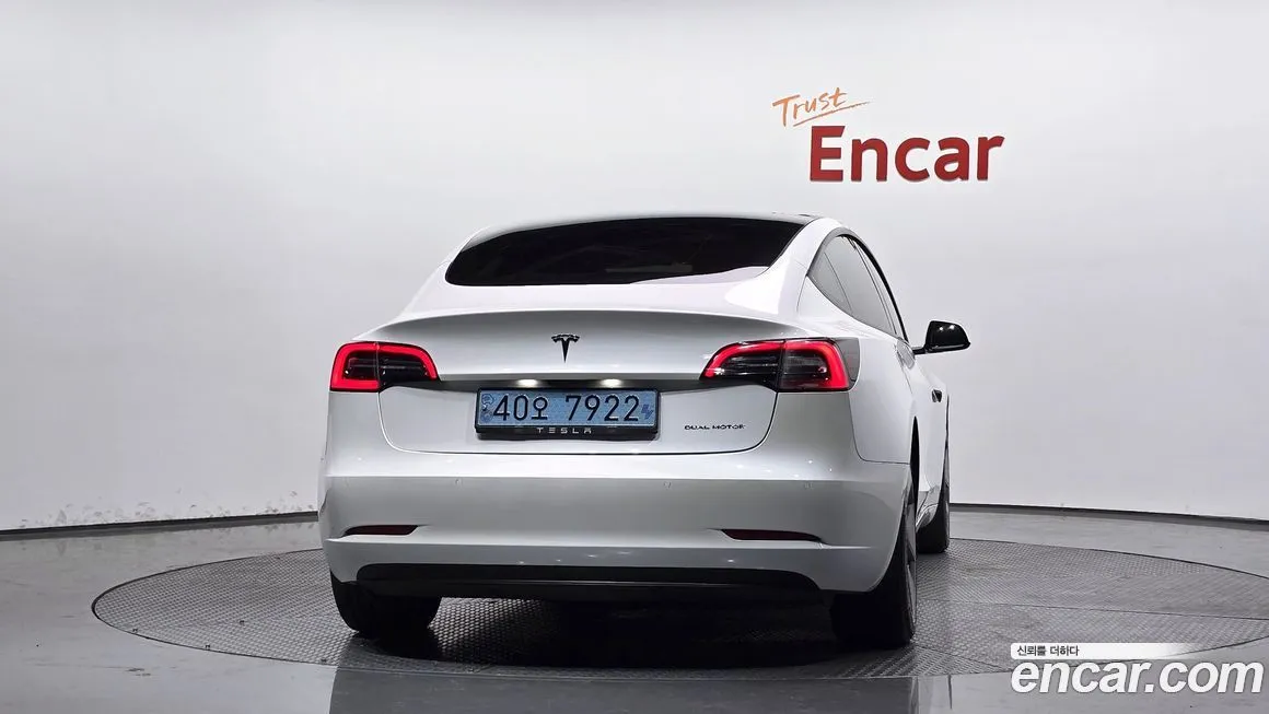 Tesla Model 3 — фото 4