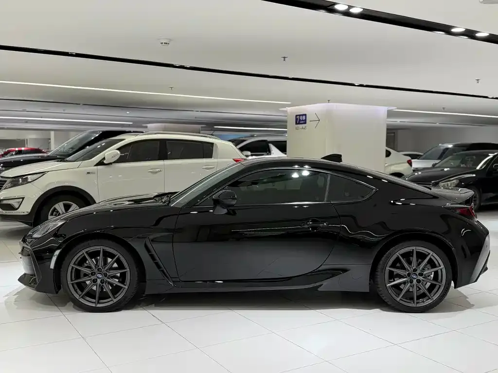 Subaru BRZ 2022 из CN, фото 3