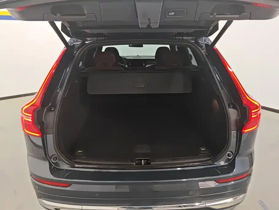 Volvo XC60 — фото 4