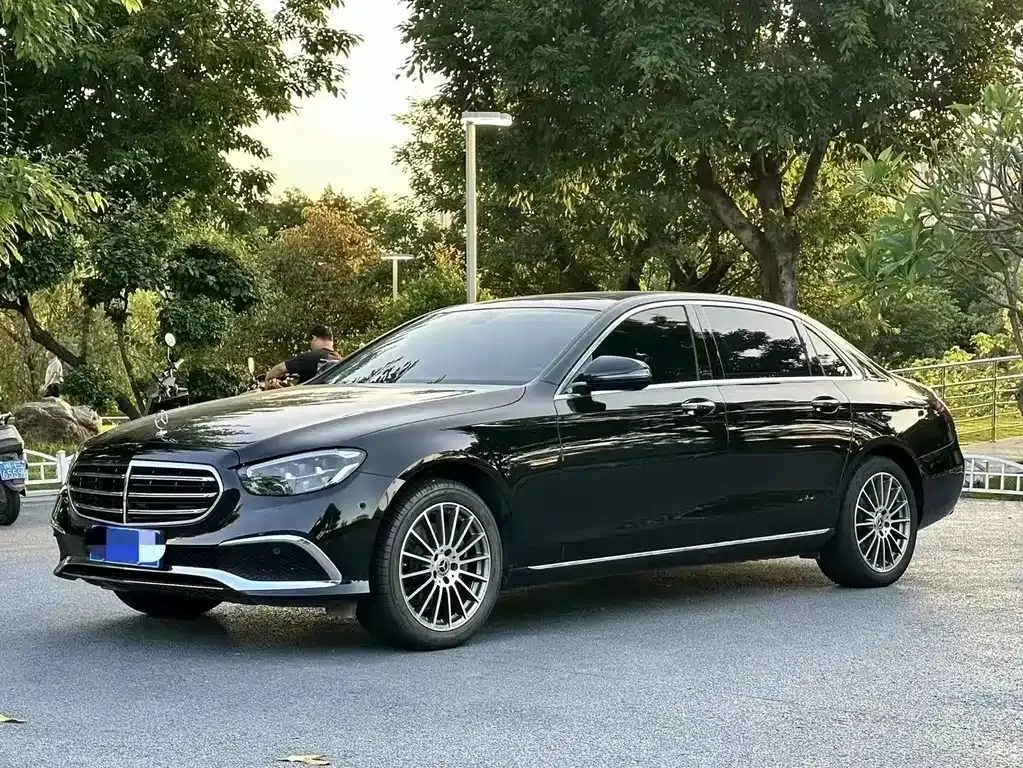 Mercedes-Benz E-Class — фото 2
