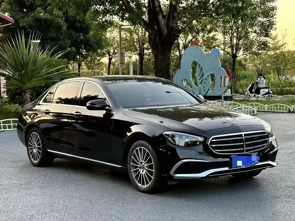 Mercedes-Benz E-Class — фото 3