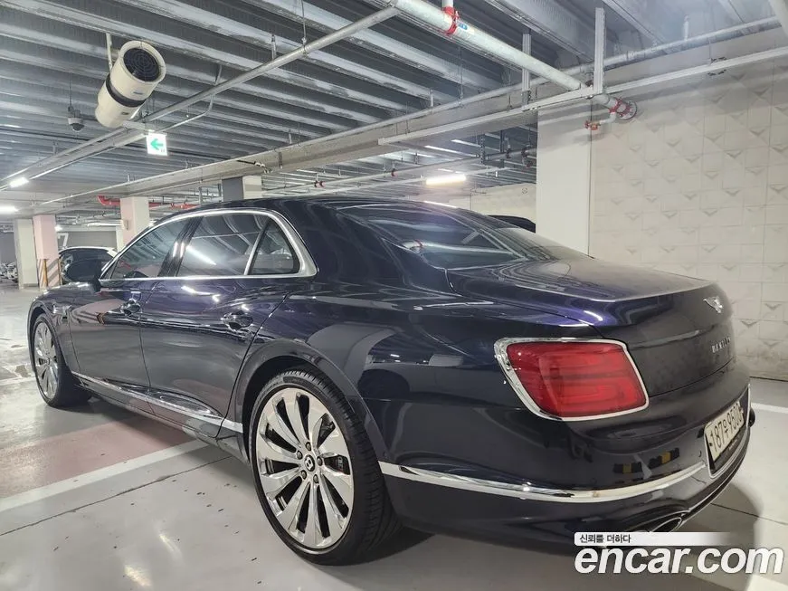 Bentley Flying Spur 2022 из KR, фото 2