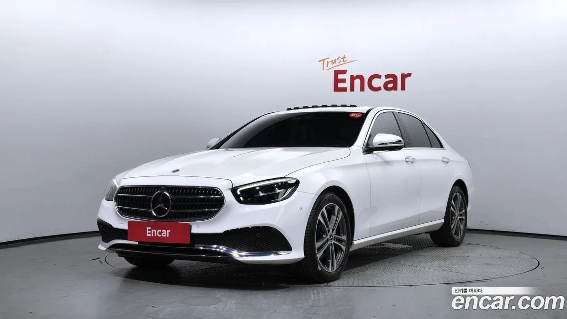 Mercedes-Benz E-Class — фото 1