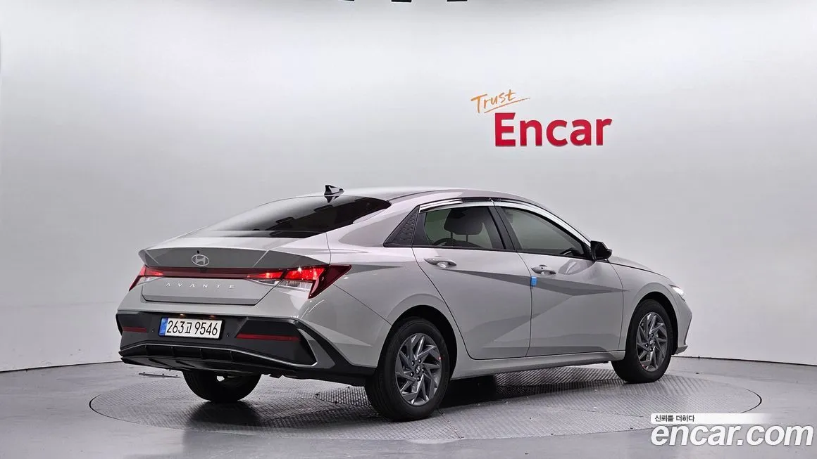 Hyundai AVANTE — фото 2
