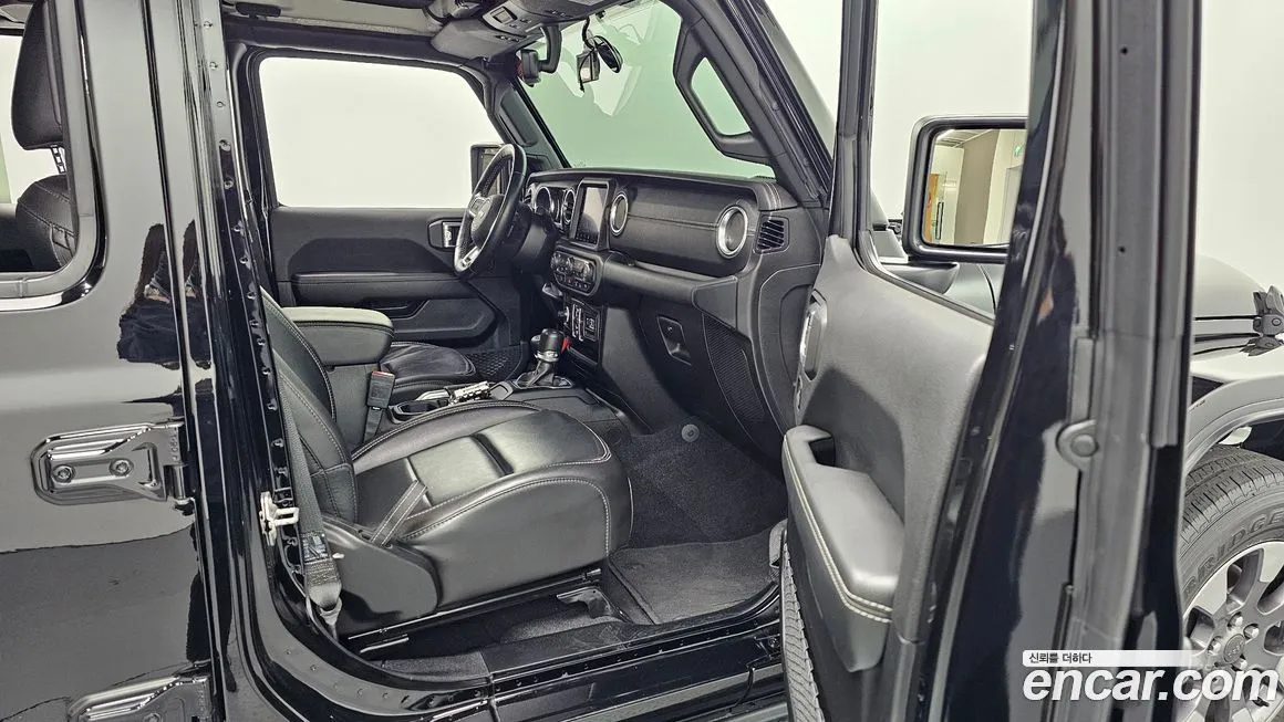Jeep Wrangler 2021 из KR, фото 10