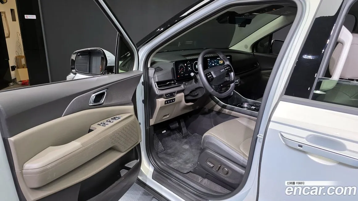 Kia Carnival — фото 10