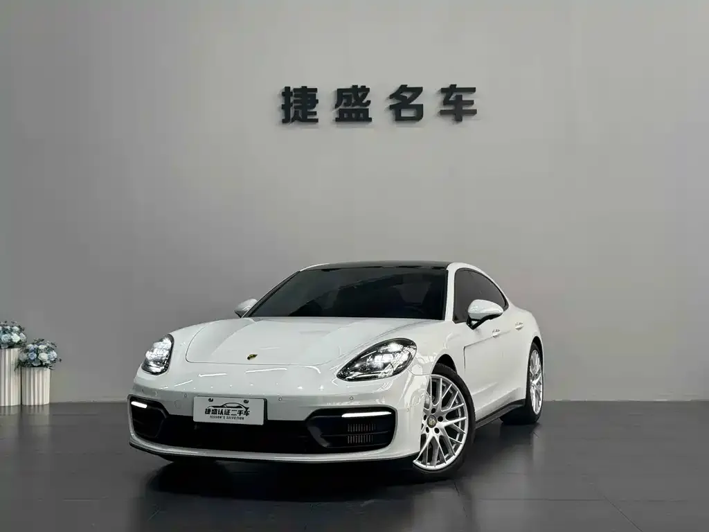 Porsche Panamera — фото 1