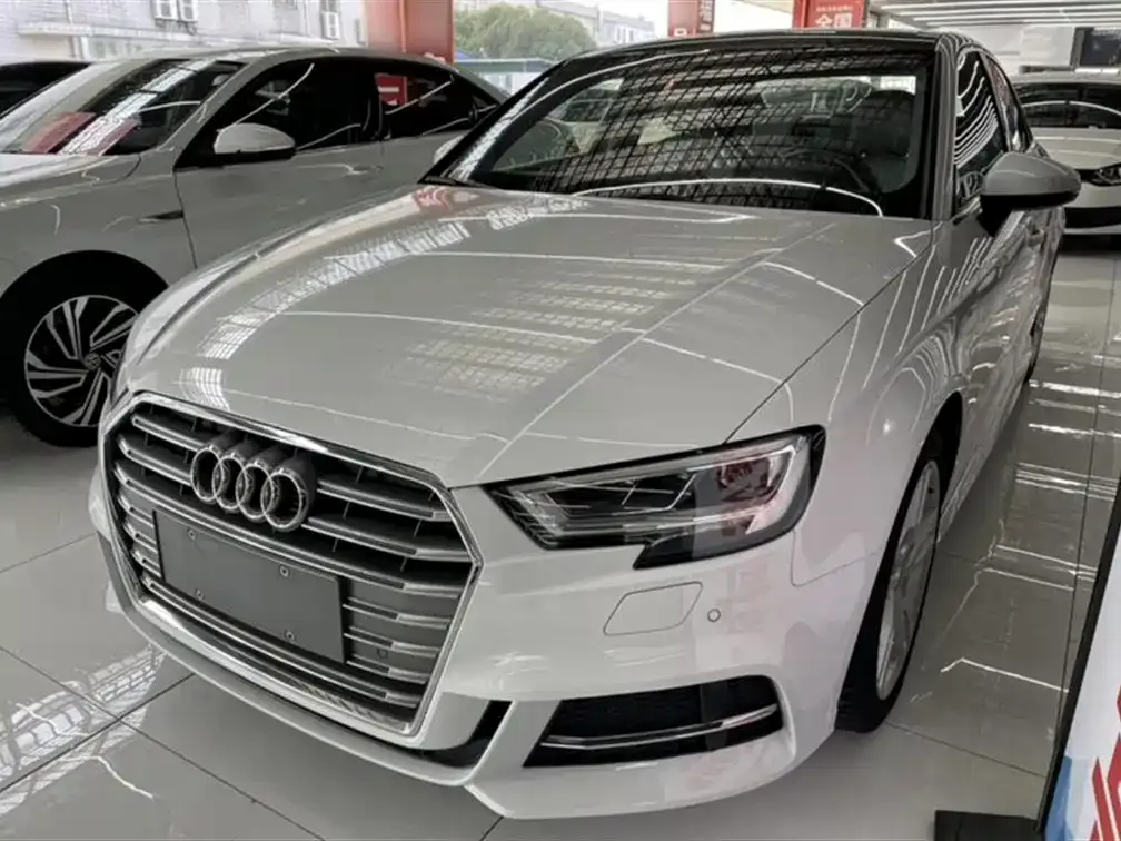 Audi A3 — фото 1