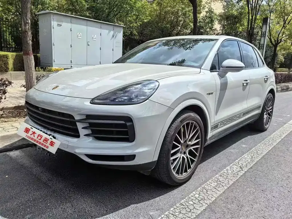 Porsche Cayenne Hybrid — фото 1