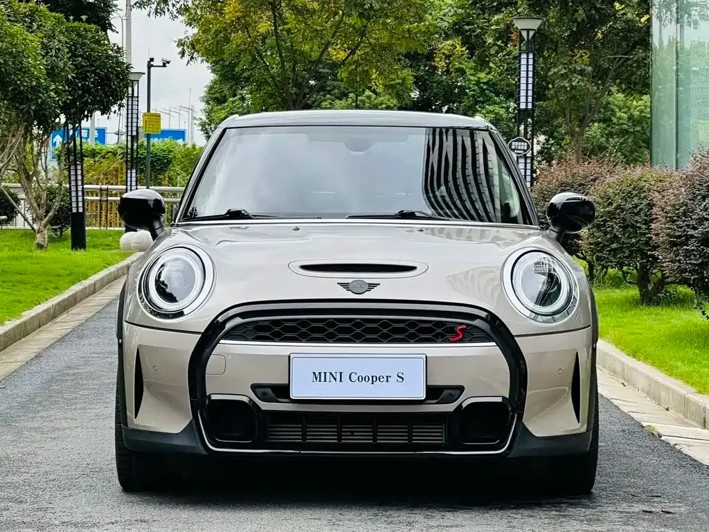 MINI Cooper (3-door) 2021 из CN, фото 2