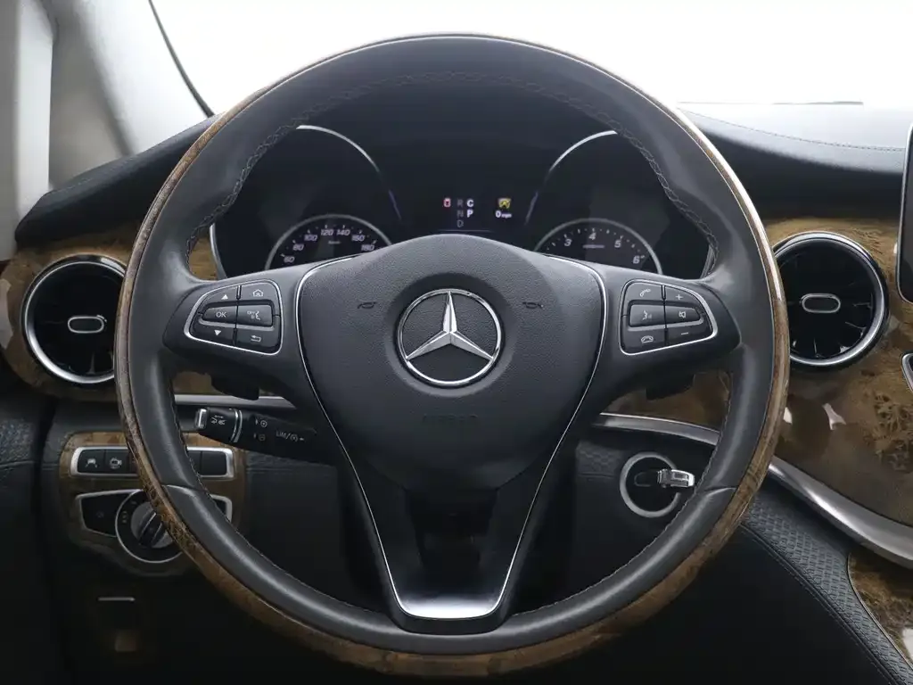 Mercedes-Benz V-Class 2023 из CN, фото 8