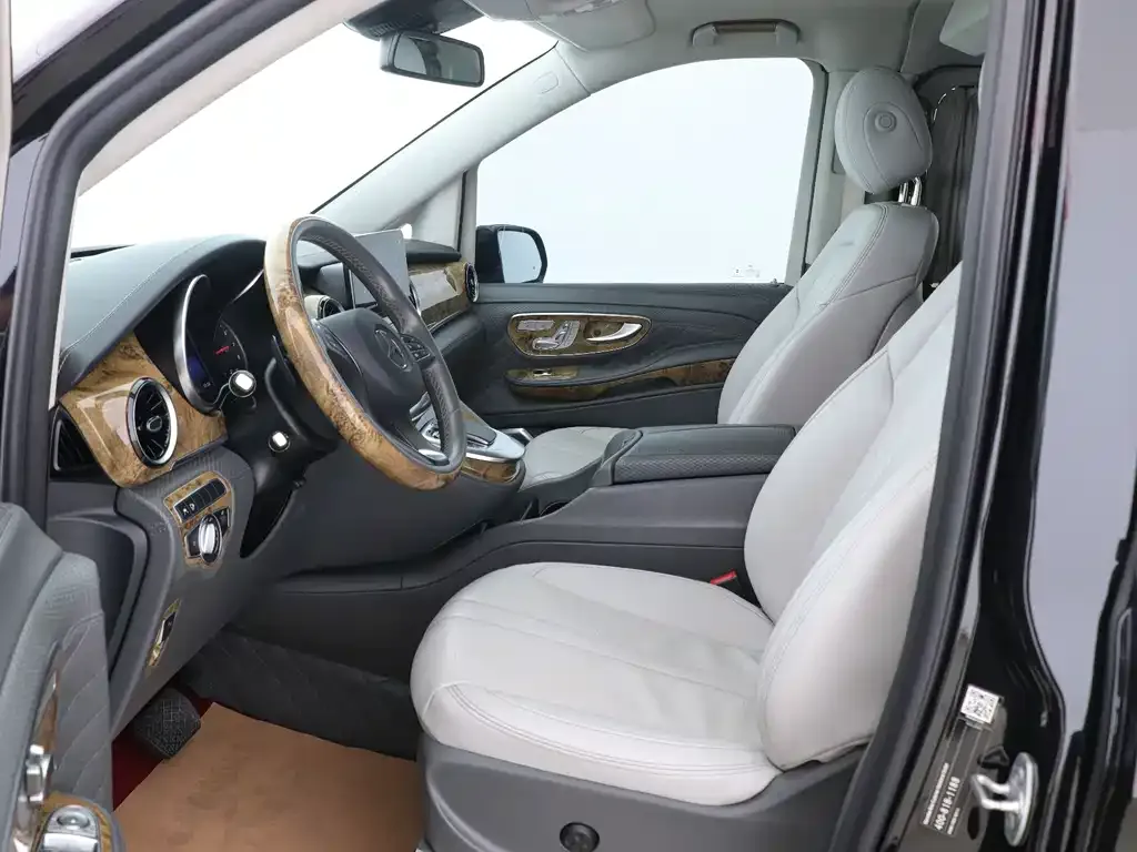 Mercedes-Benz V-Class 2023 из CN, фото 9