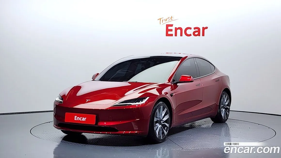 Tesla Model 3 — фото 1