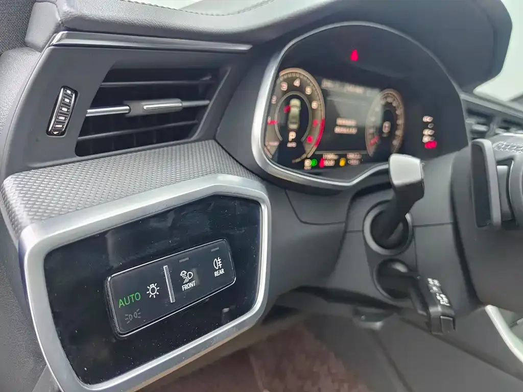 Audi A6L 2024 из CN, фото 10