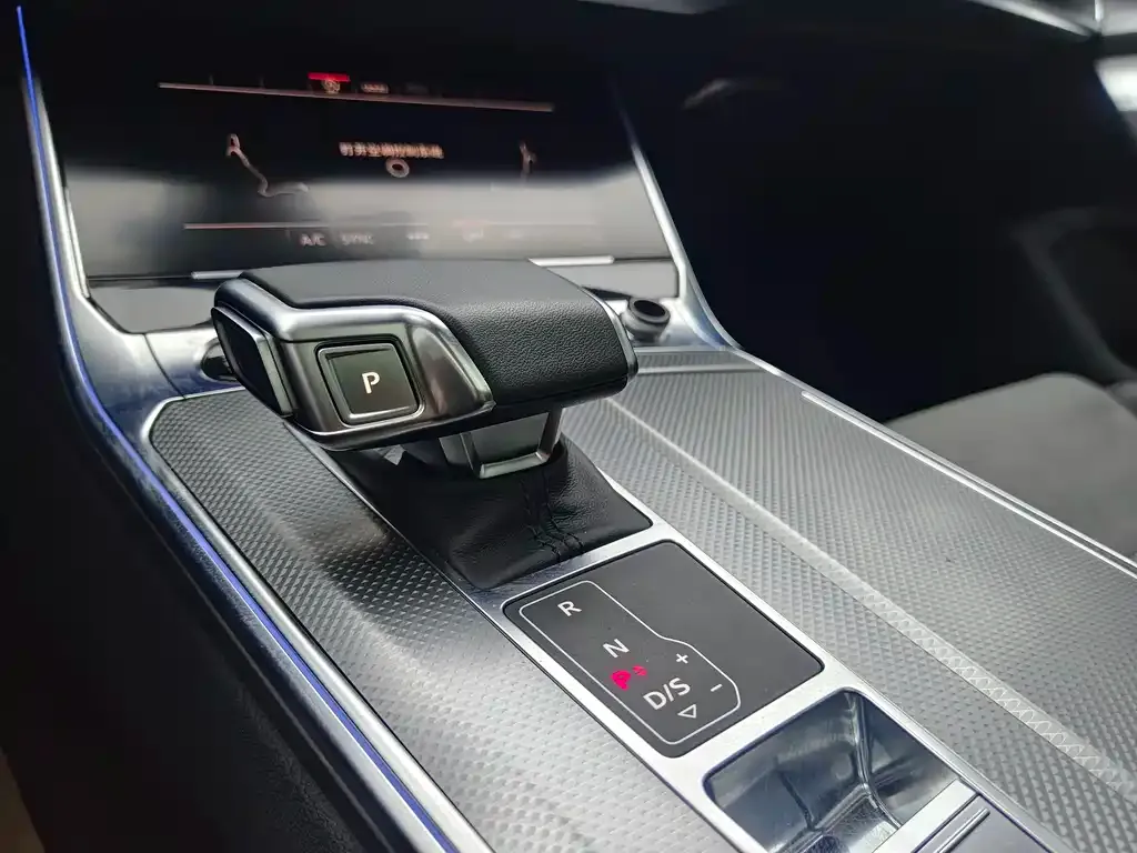 Audi A6L 2024 из CN, фото 6