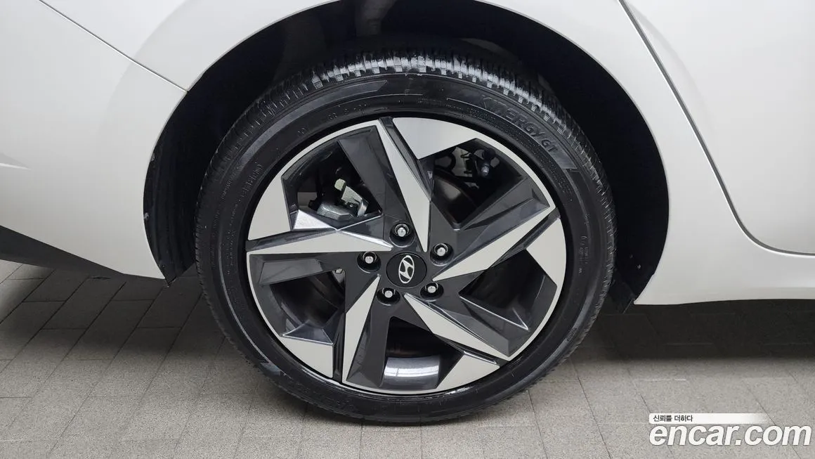 Hyundai AVANTE — фото 5