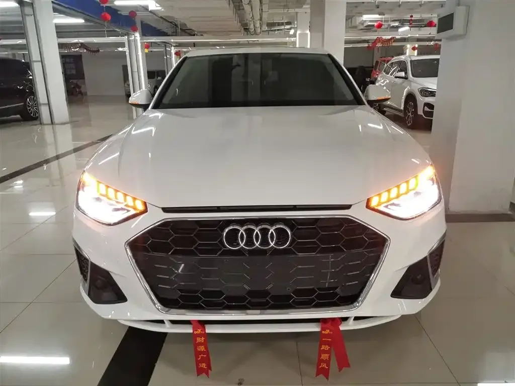 Audi A4L 2021 из CN, фото 3