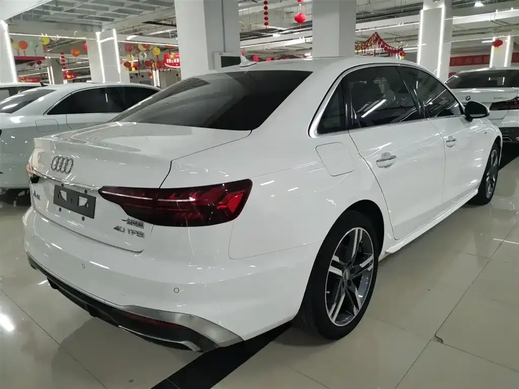 Audi A4L 2021 из CN, фото 6