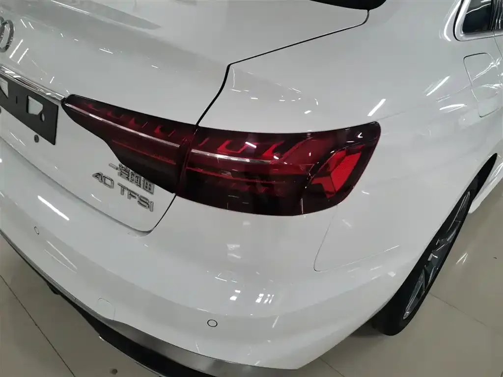 Audi A4L 2021 из CN, фото 7