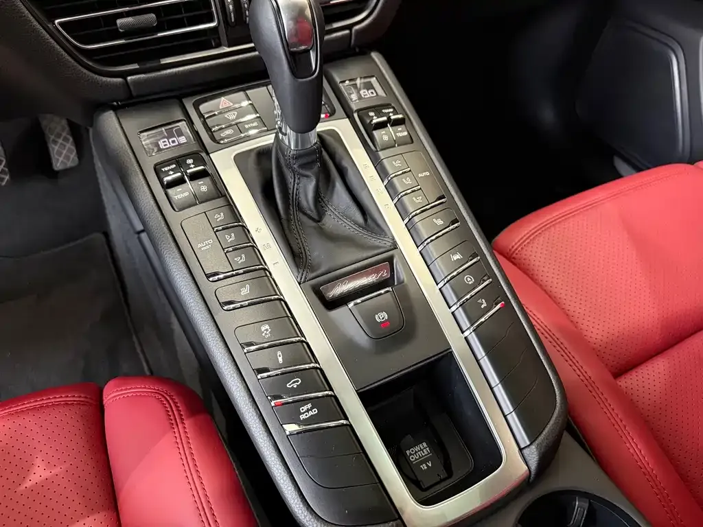 Porsche Macan 2021 из CN, фото 6
