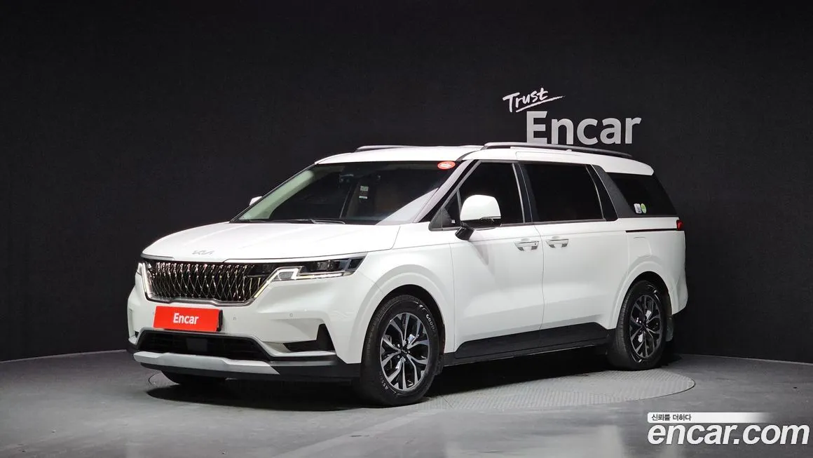 Kia Carnival — фото 1