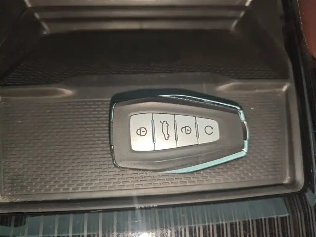 Geely Xingyue L 2023 из CN, фото 9