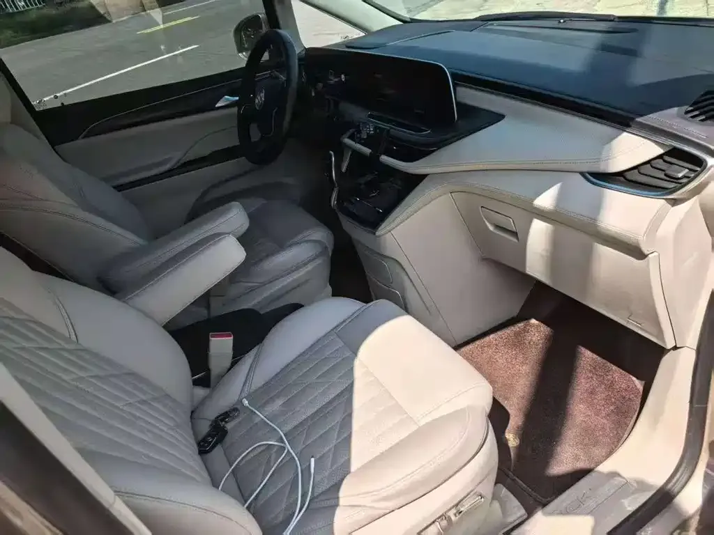 Buick GL8 2024 из CN, фото 7