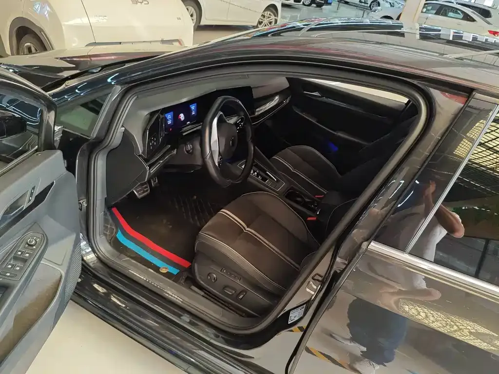 Volkswagen Golf 2022 из CN, фото 3
