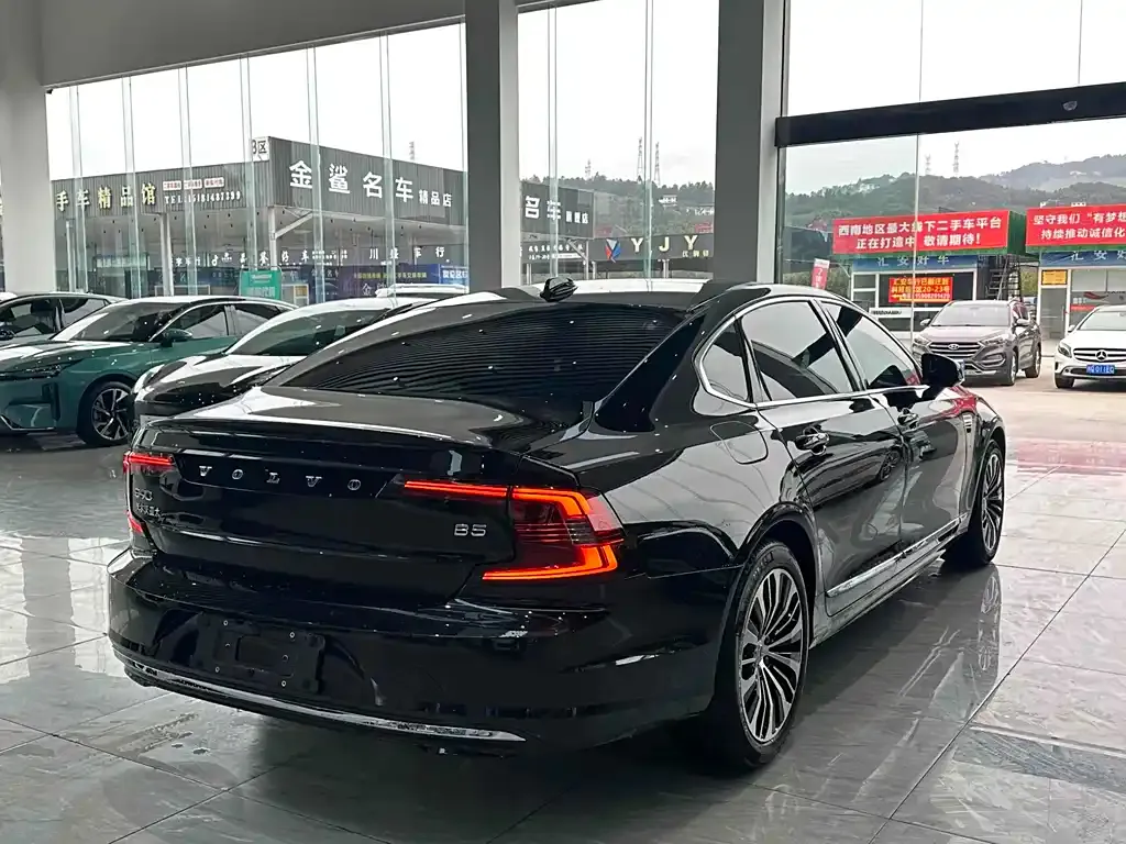 Volvo S90 2024 из CN, фото 4