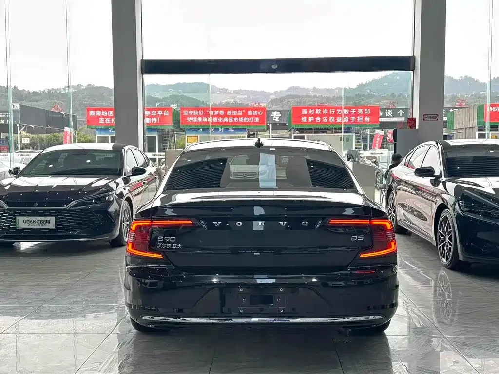 Volvo S90 2024 из CN, фото 5