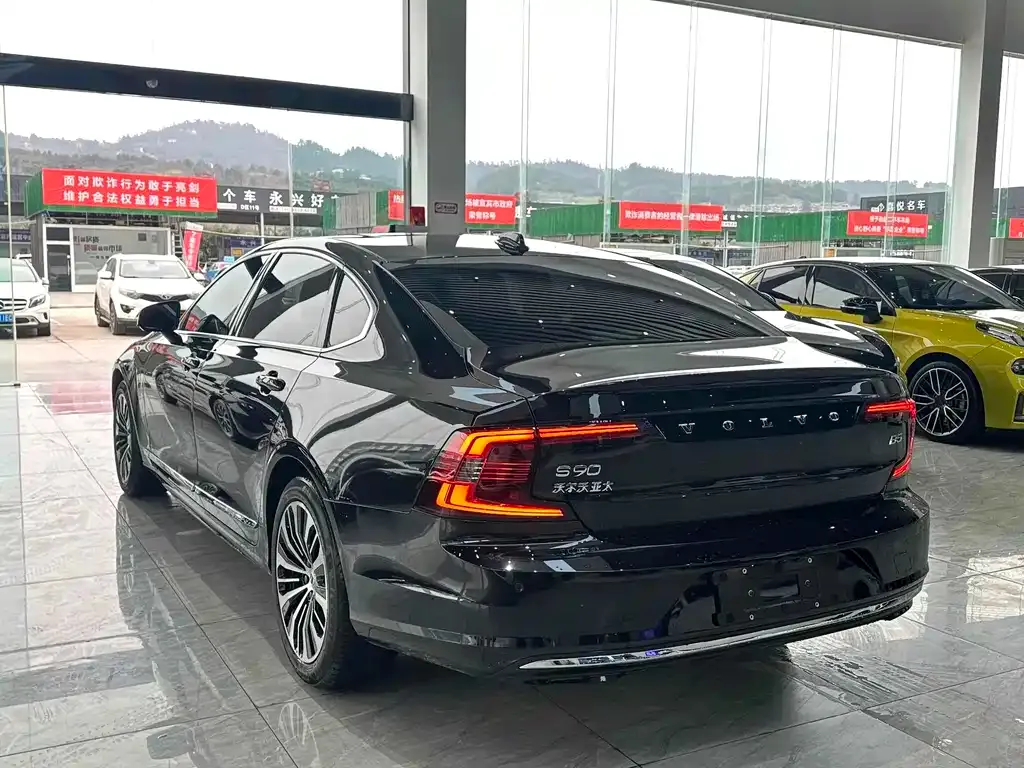 Volvo S90 2024 из CN, фото 6