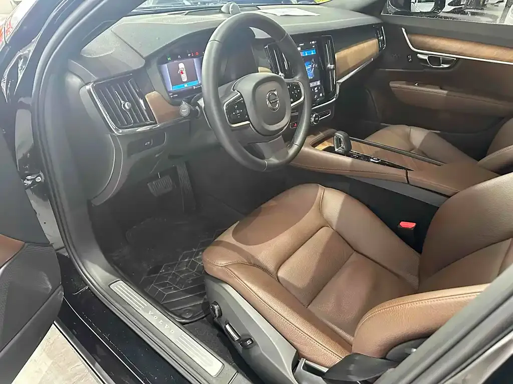 Volvo S90 2024 из CN, фото 9