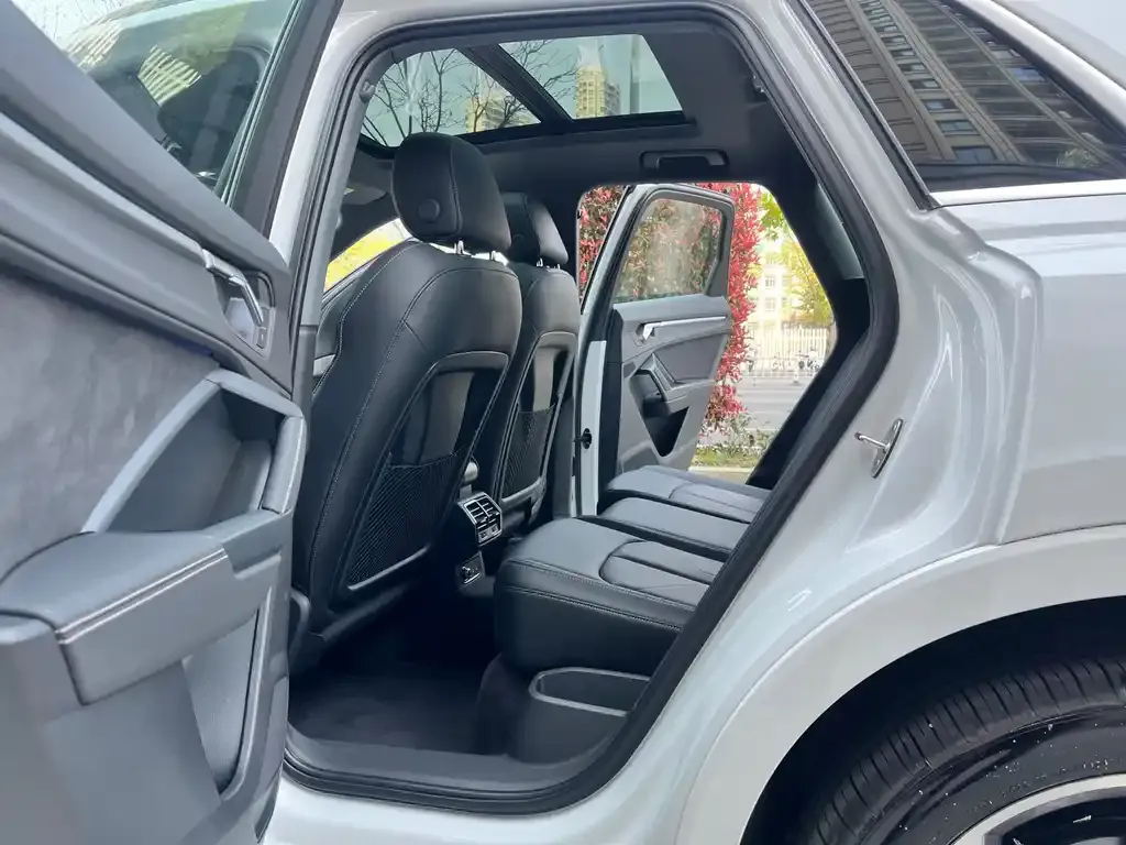Audi Q3 2024 из CN, фото 8
