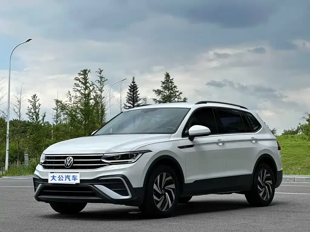 Volkswagen Tiguan L — фото 2