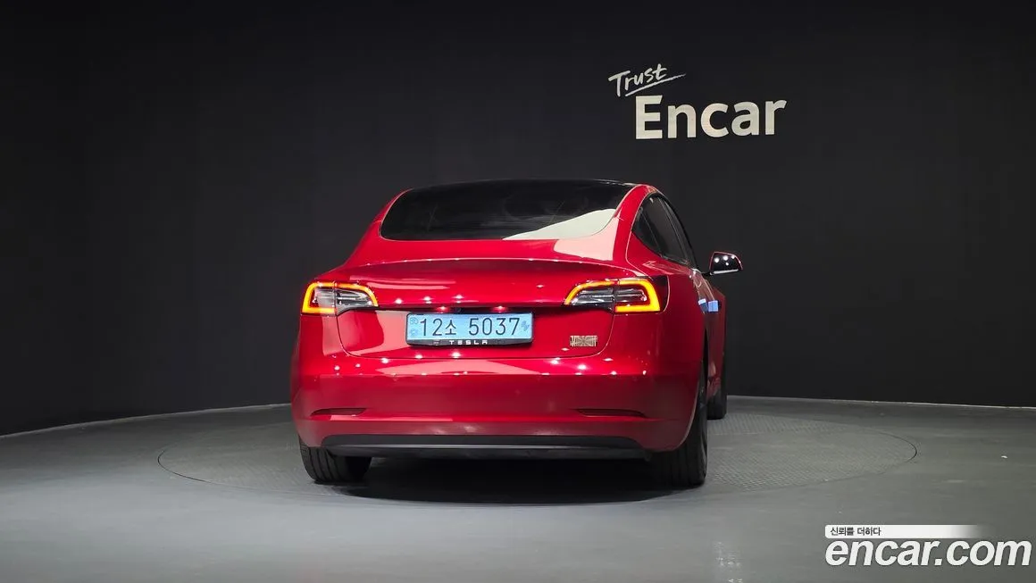 Tesla Model 3 — фото 4