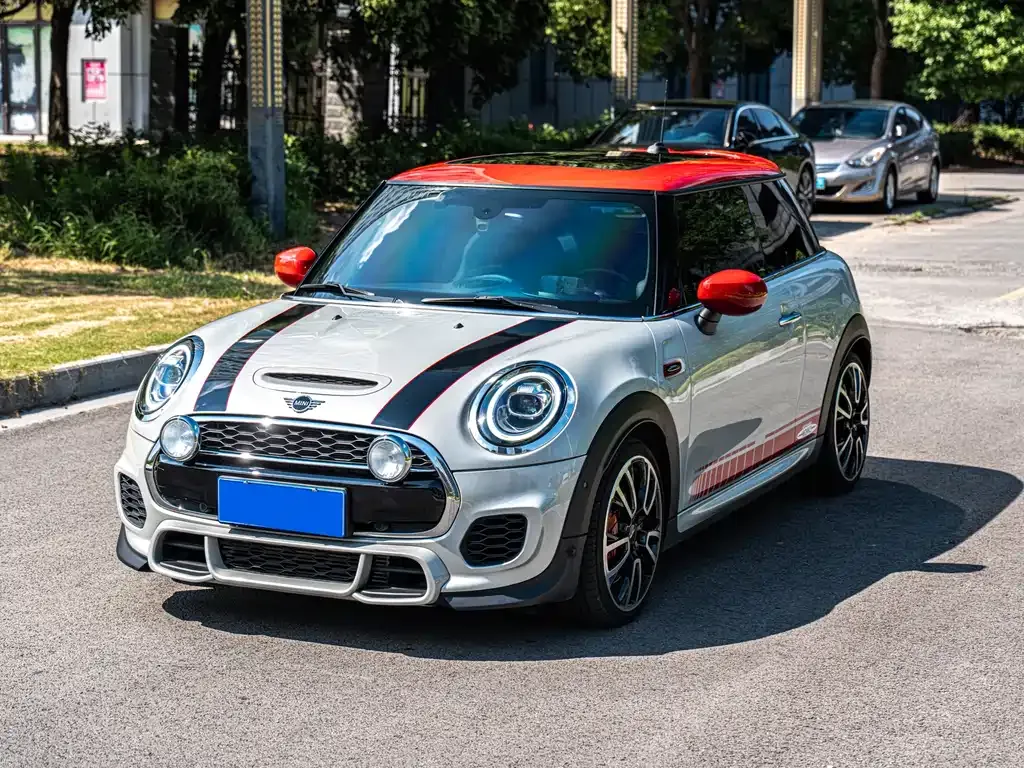 MINI JCW (John Cooper Works)